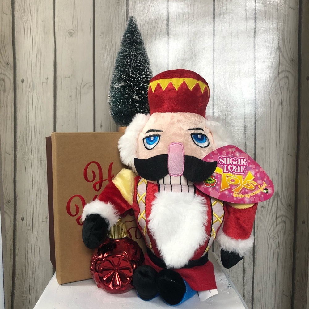 Sugar Loaf Stuffed Christmas Nutcracker NWT